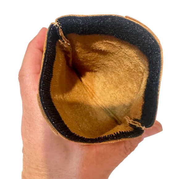 Tilley Mountain Goat Golf Tee Bag - Picture 4 of 5